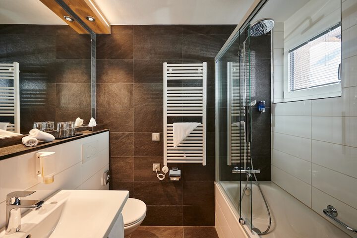 Room 30 of 53