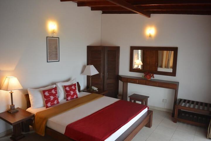 Room 4 of 95