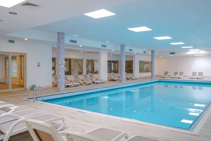 Pool 58 of 196
