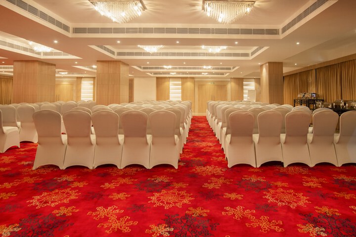 Ballroom/Hall 22 of 25