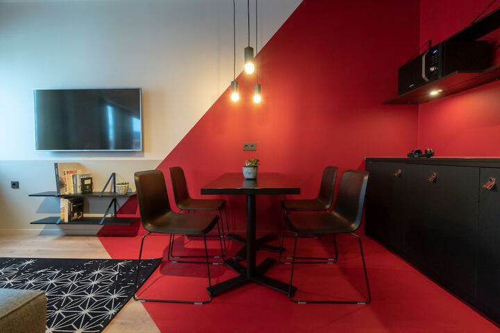 Room 9 of 43