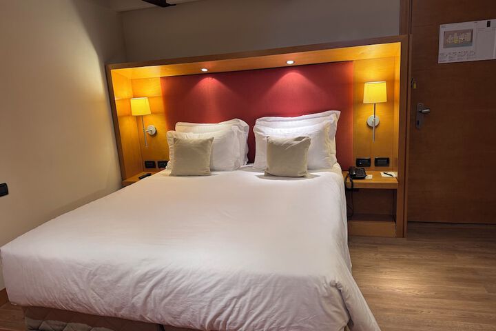 Room 163 of 290
