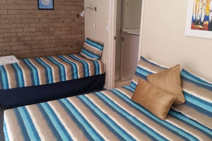 Room 4 of 69