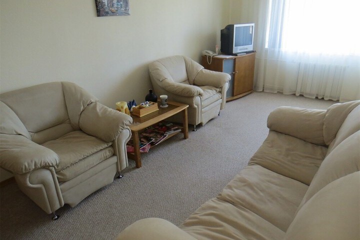 Room 8 of 38