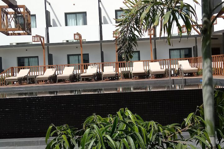 Hotel Pool