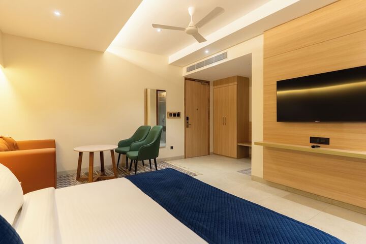 Room 9 of 37