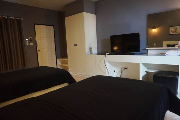 Room 11 of 18