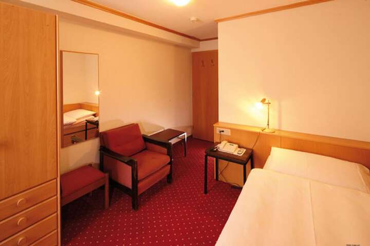 Room 18 of 47