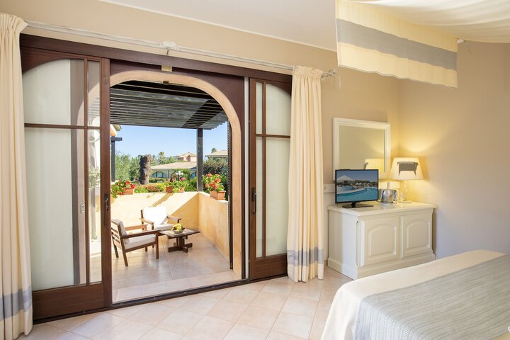 Room 6 of 25