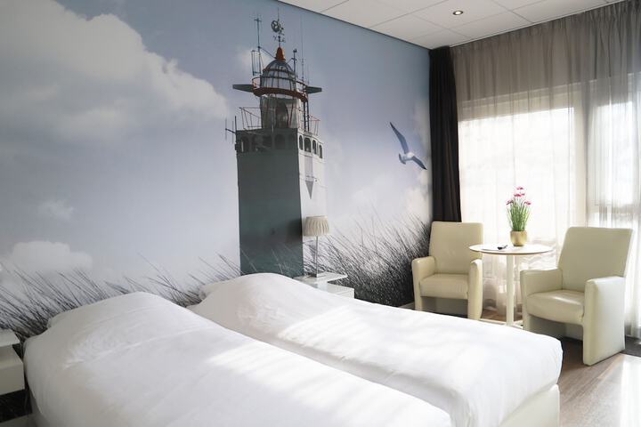 Room 4 of 62