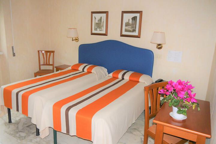 Room 42 of 201
