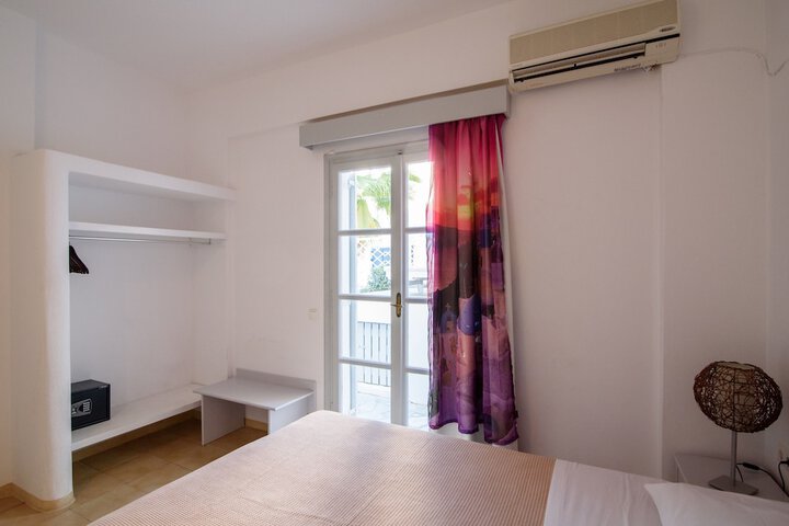 Room 16 of 71