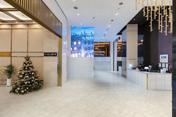 Hotel Lobby