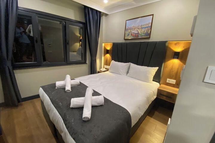Room 44 of 99