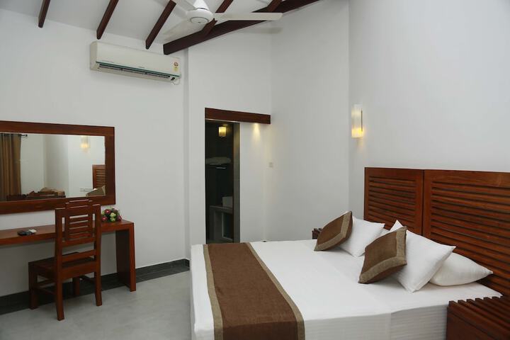 Room 3 of 15