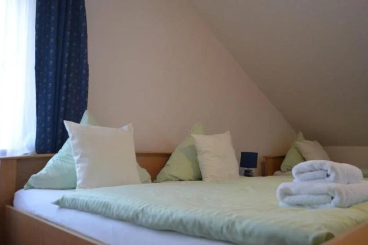 Room 3 of 17