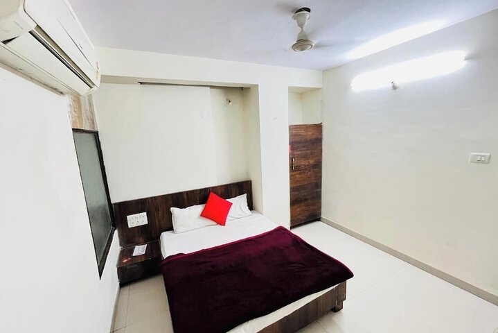 Room 2 of 41