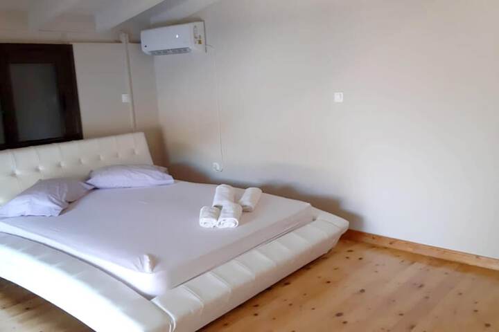 House With 4 Bedrooms in Marathon With Enclosed Garden and Wifi - 5 km From the Beach