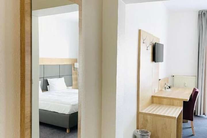 Room 5 of 14