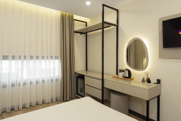 Room 8 of 111