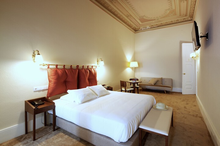 Room 17 of 80