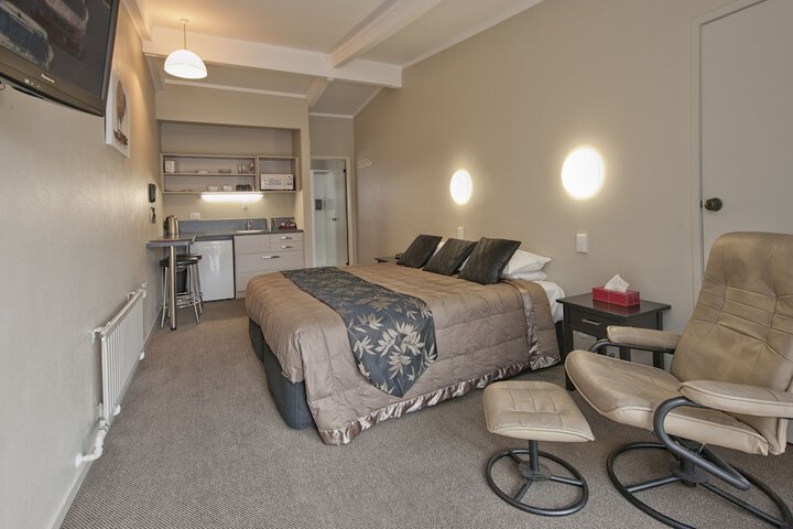 Room 6 of 52