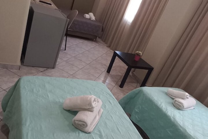 Room 33 of 49
