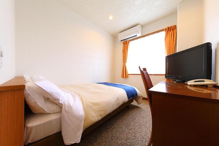 Room 14 of 25