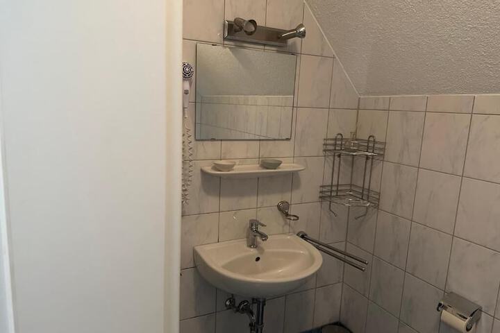 Room 8 of 13