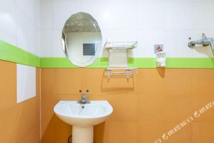 JunYi Hotel