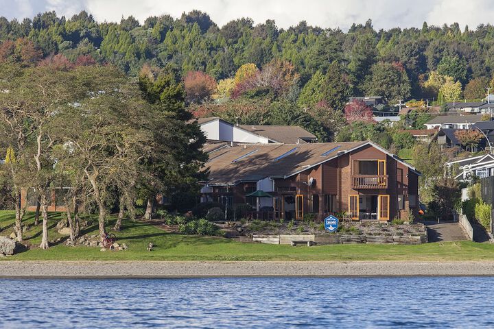Cascades Lakefront Motel in Taupo