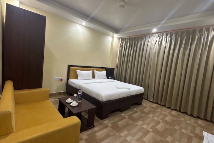 Room 18 of 32