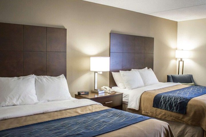2 Queen Beds (1 of 5)