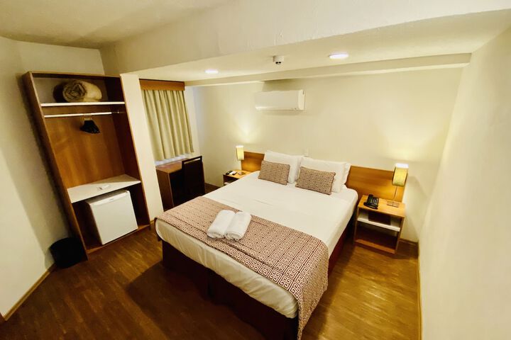Room 9 of 45