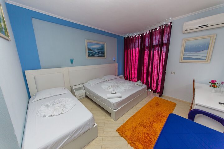 Room 9 of 69