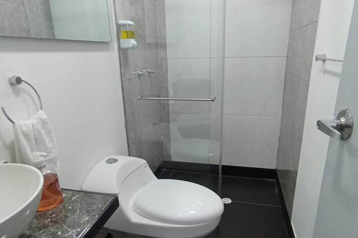 Room 4 of 11