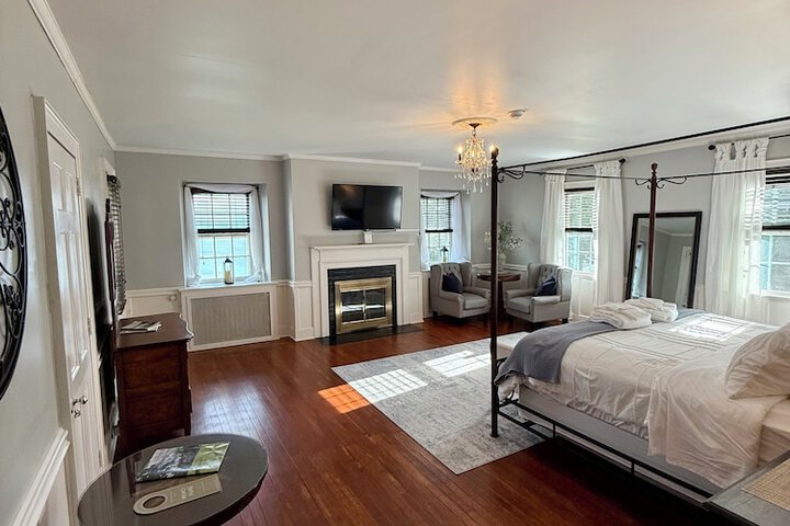 Room 17 of 65