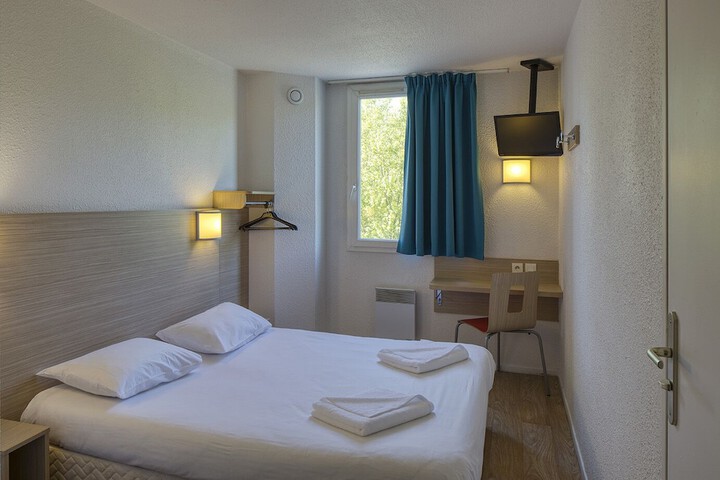 Room 8 of 22