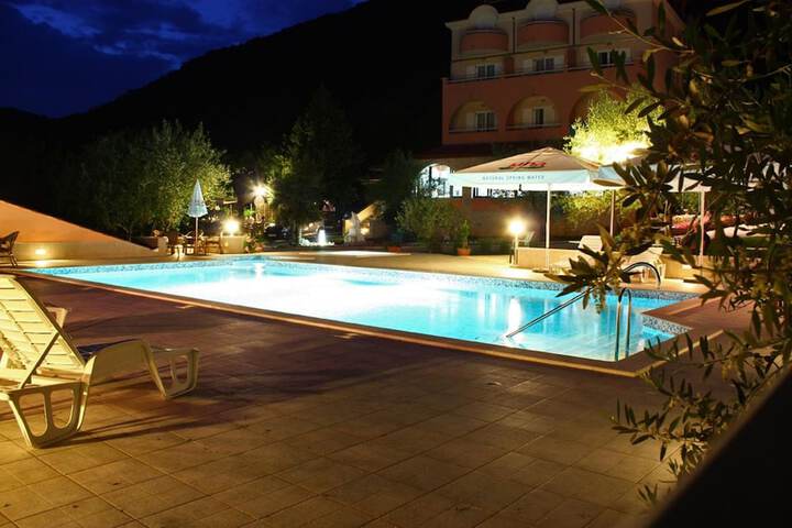 Pool 20 of 57