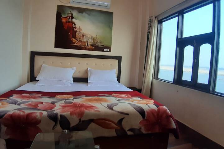 Room 26 of 83