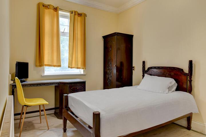 Room 29 of 69
