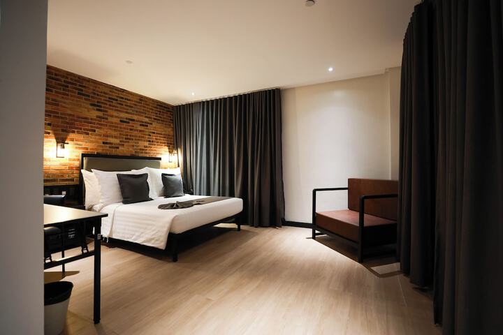 Room 18 of 51