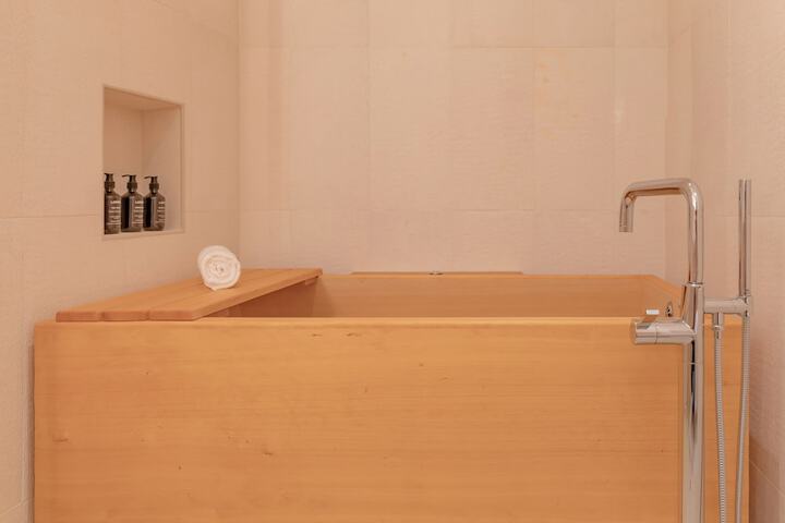 Room 34 of 54