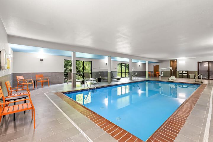 Pool Hotel