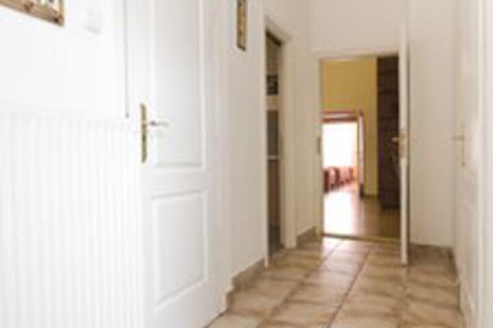Room 65 of 322