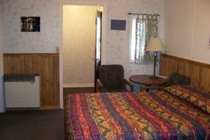 Room 8 of 48