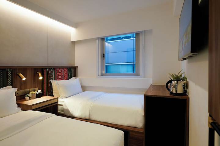Room 25 of 61