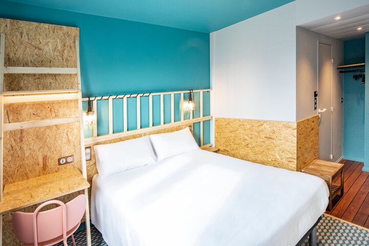 Room 15 of 50