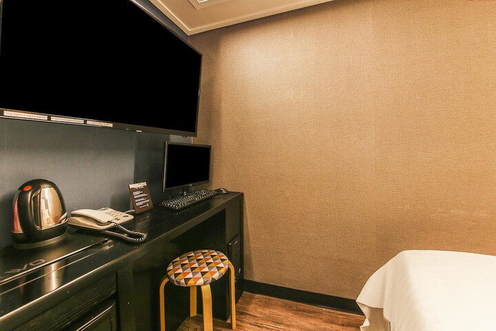 Photo 2