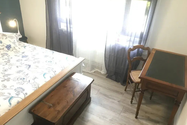 Room 6 of 22